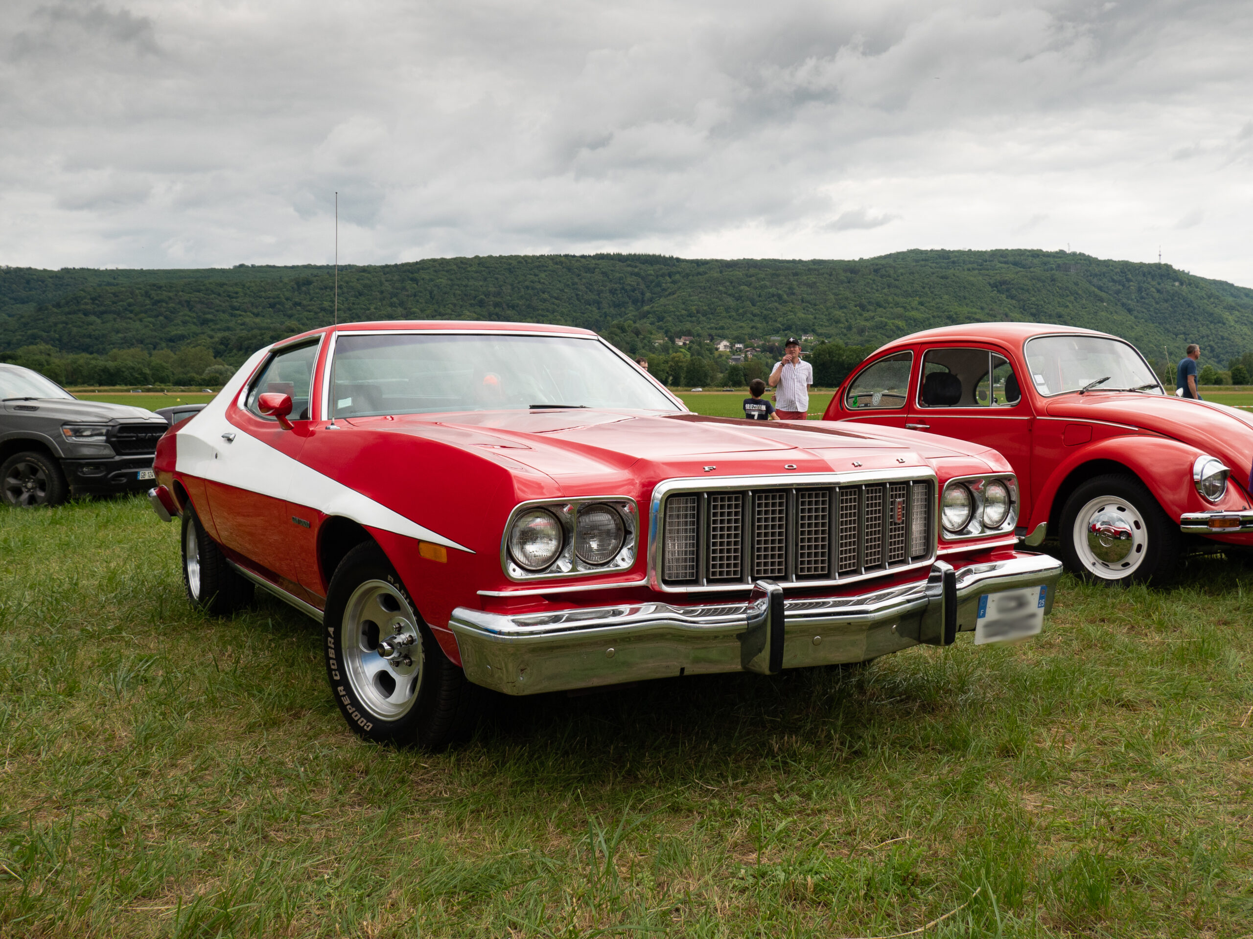 Ford gran torino de 1975, réplique starsky et hutch