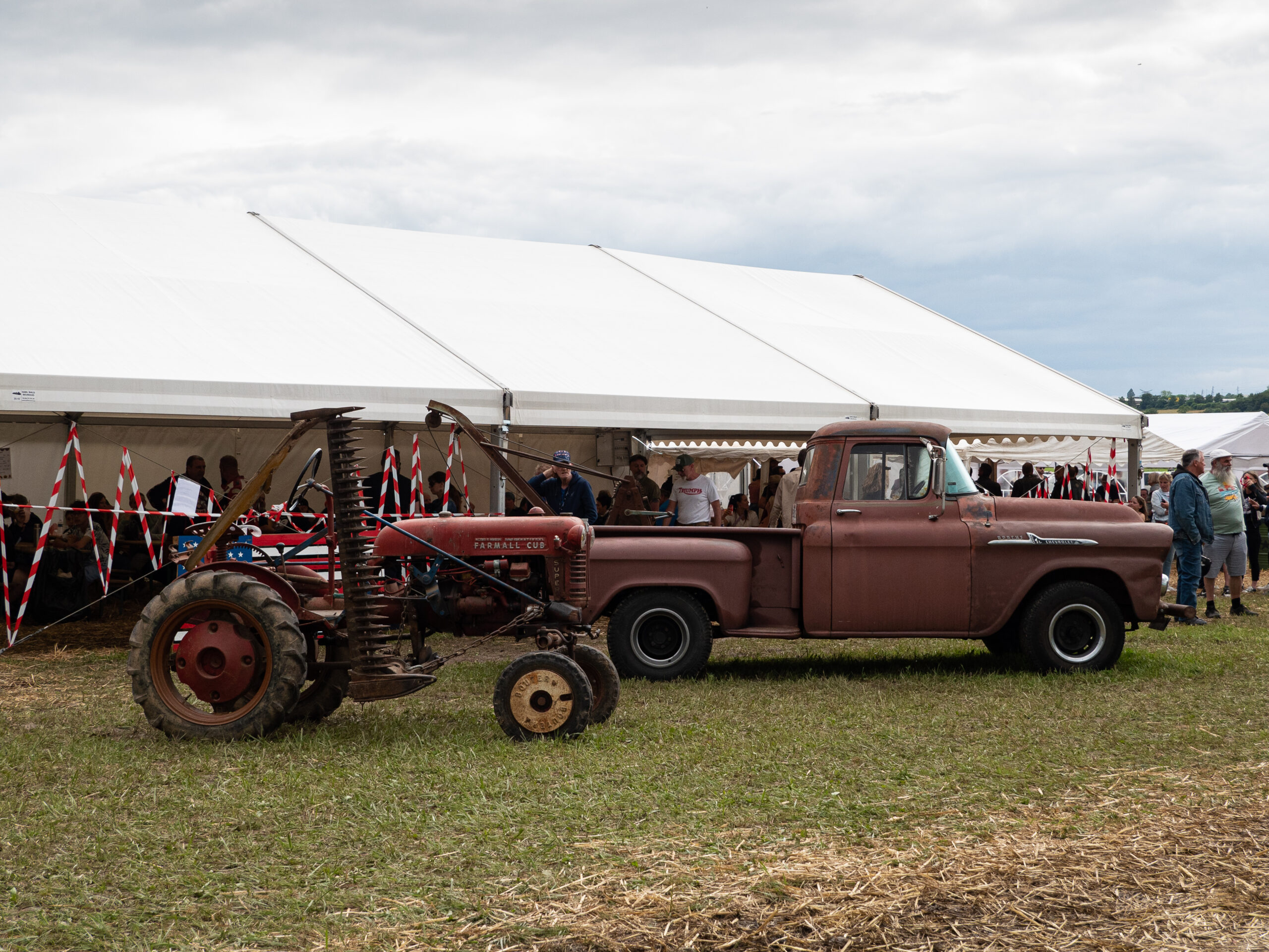 pick up et tracteur du mid west, couleur rouille