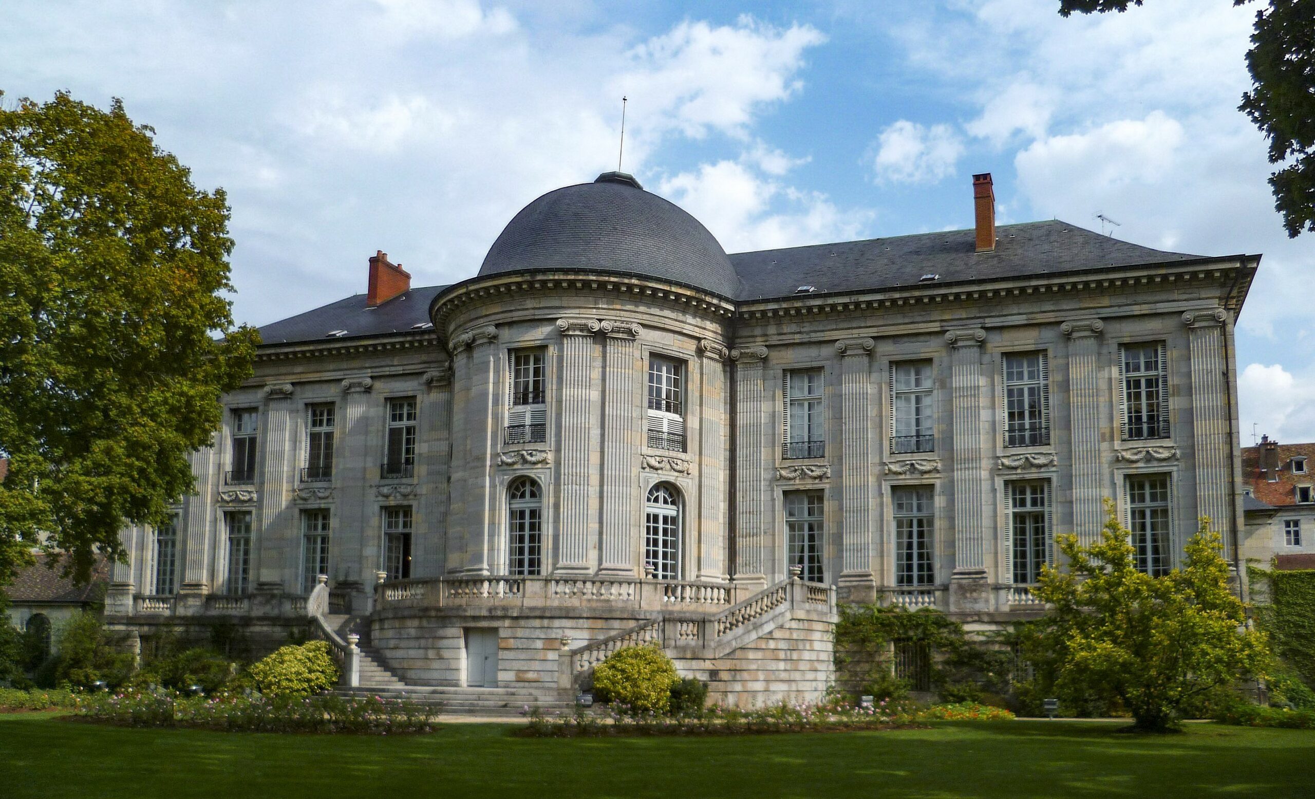 Préfecture Du Doubs (façade Sur Jardin)