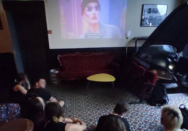 À Besançon, « La France Insoumise » (s’)initie au drag show