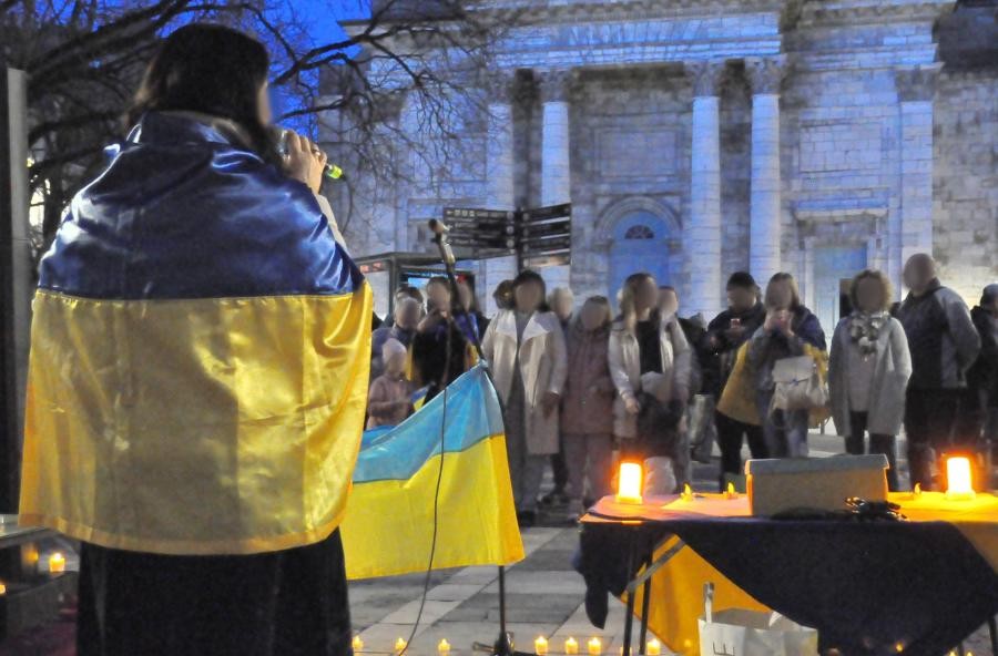 « Slava Ukraini ! » Quatre ans après l’invasion russe, la diaspora ukrainienne réunie à Besançon