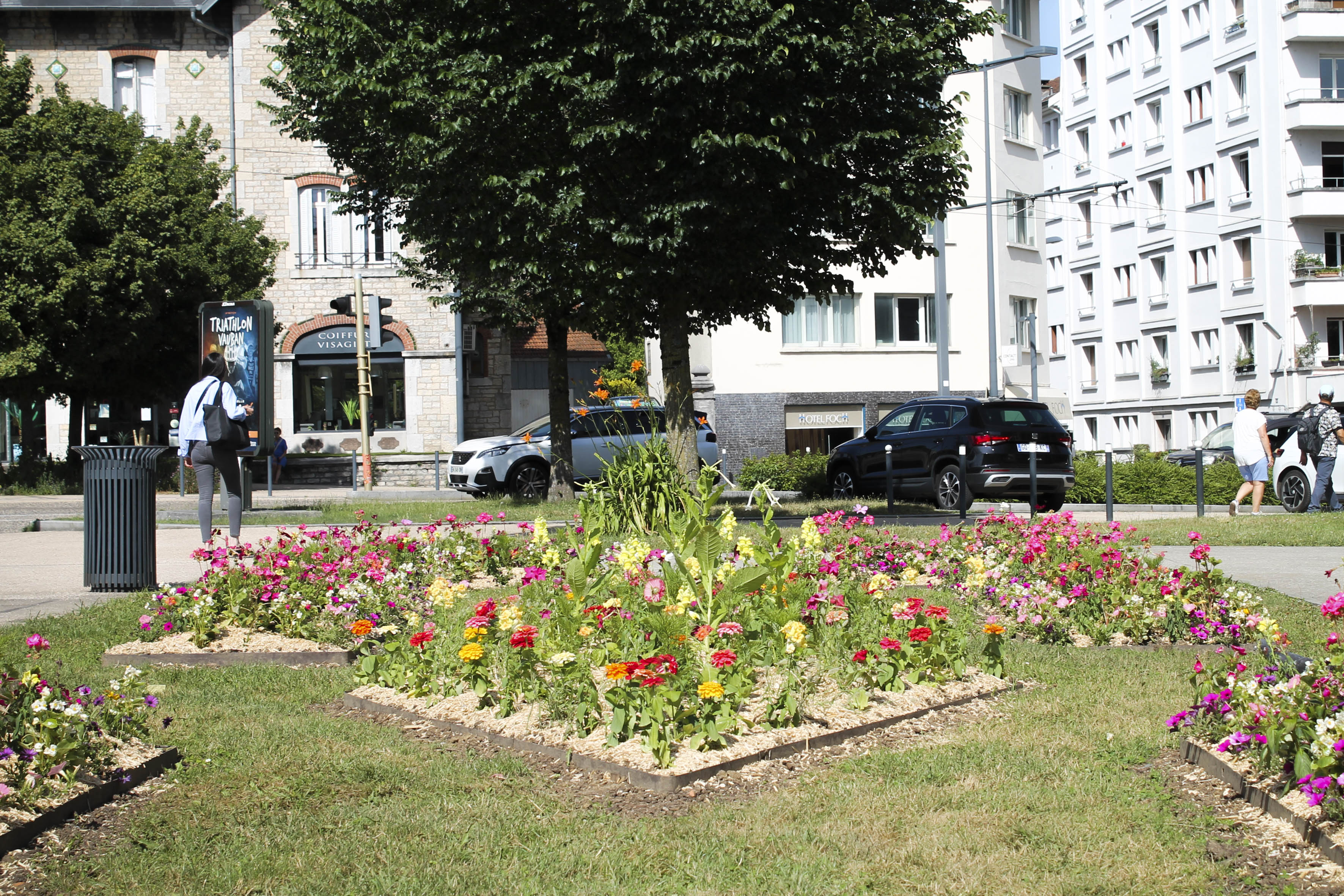 Un parterre de le fleur proche de la gare Viotte fraichement planté