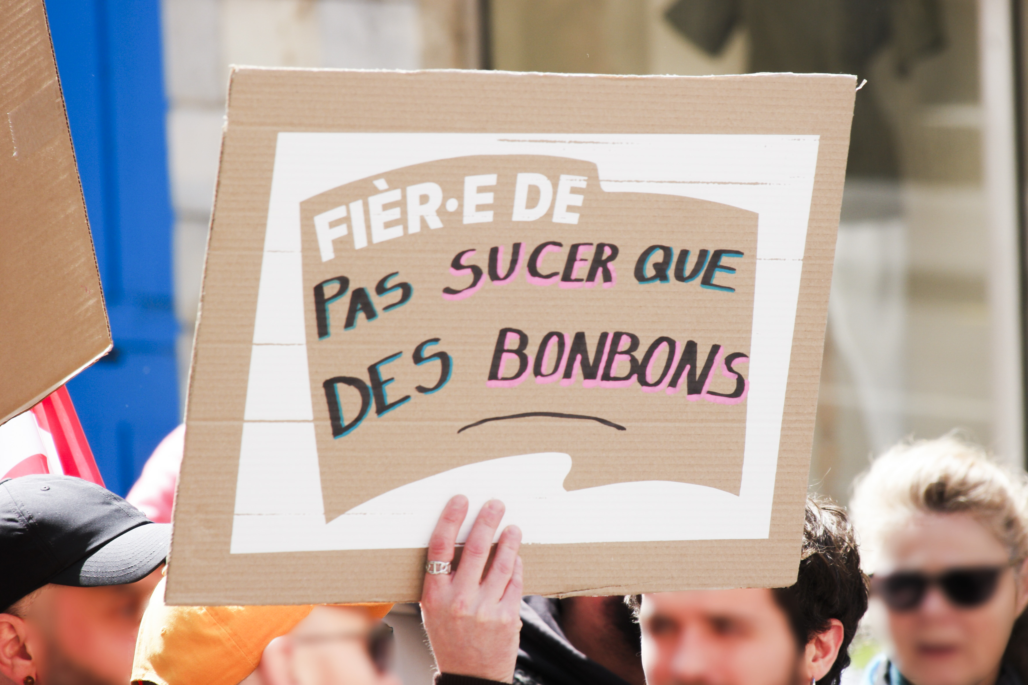 Pancarte fièr·e de pas sucer que des bonbons