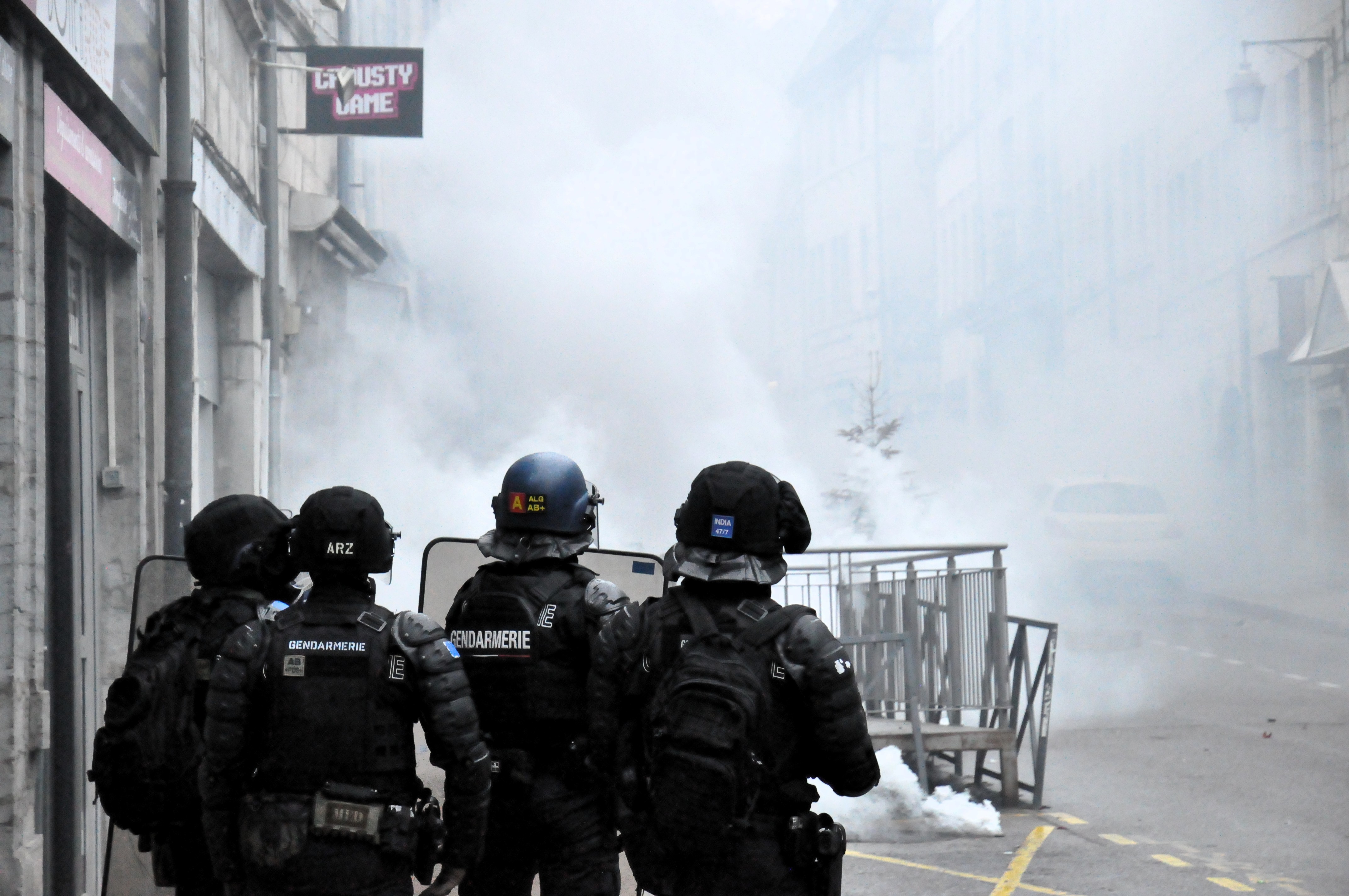« Le Ch’ni » dénonce la saisie du matériel médical d’un de ses journalistes