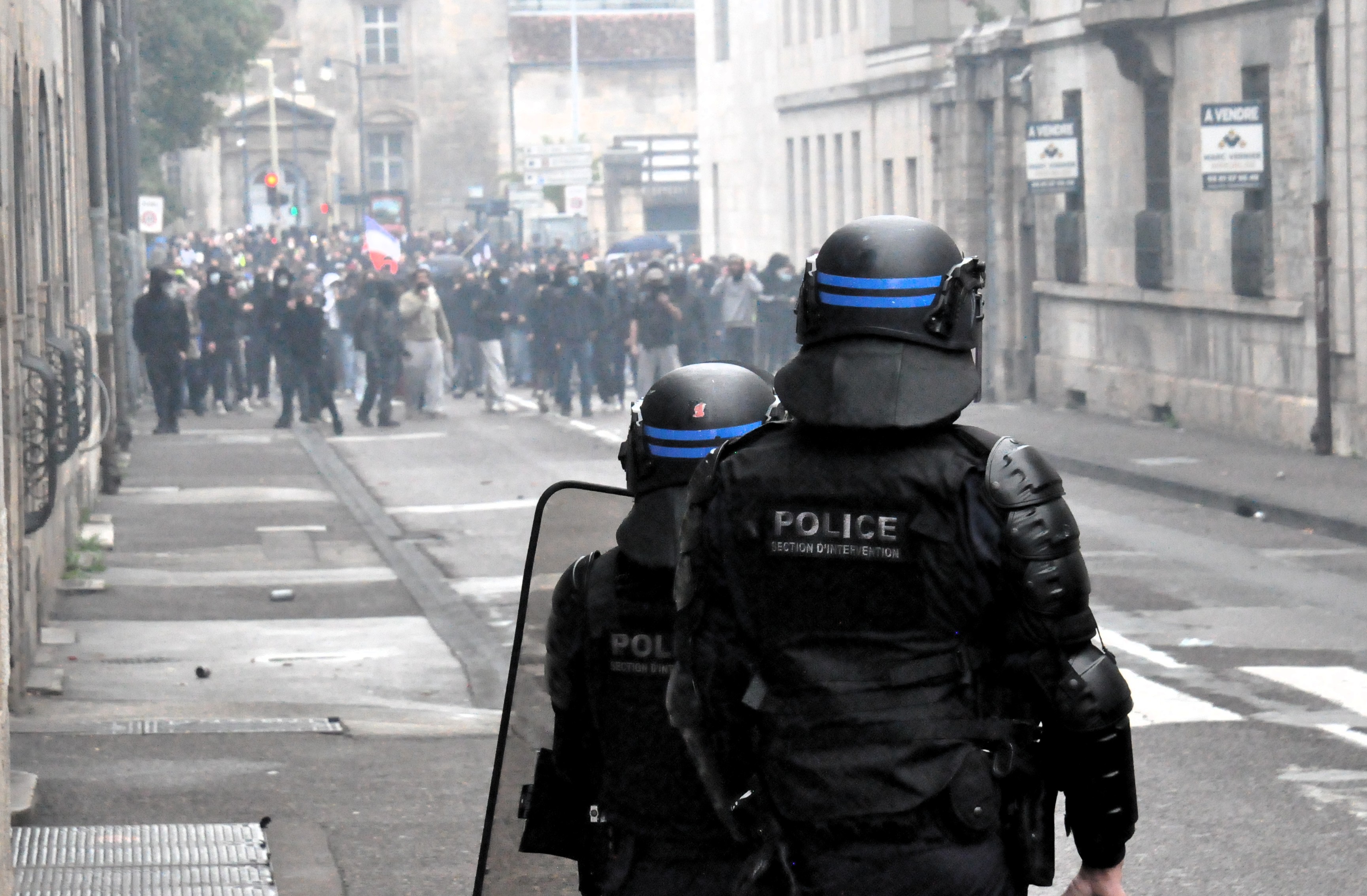 « Le travail de la police, ça a été de fabriquer des coupables » : Après les pillages du 17 octobre, deux mis en cause dénoncent les violences et procédures engagées à Besançon